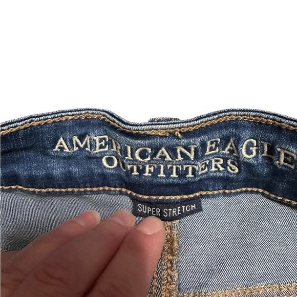 American Eagle Skinny Bermuda Stretch Denim Jean Short Distressed size 2 - Picture 7 of 7